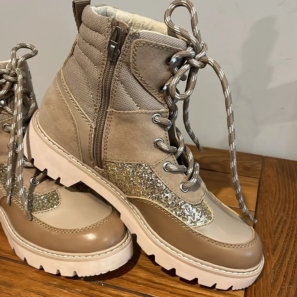 Dolce Vita Pryor Bootie Size 9 M.